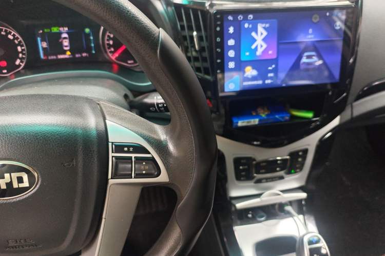 Used BYD e5 2018 450 Smart Connect Enjoyment Version
