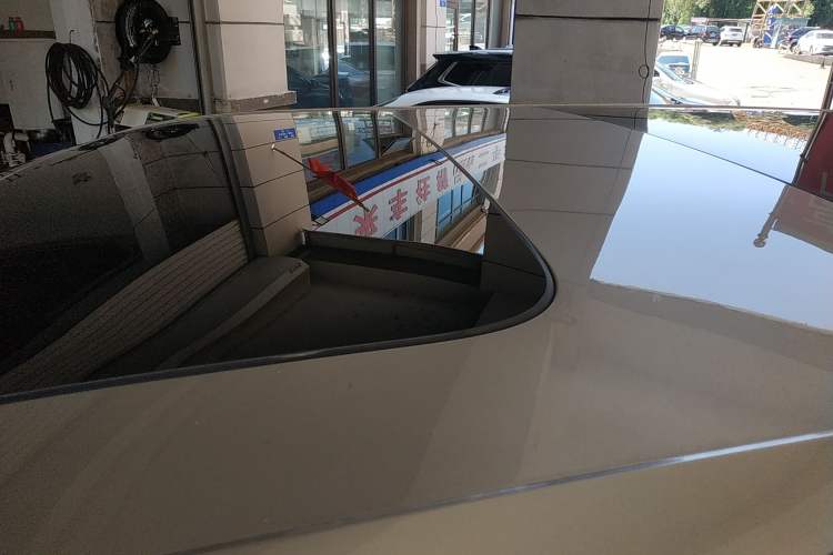 Used Volvo EM90 2025 Ultra Six-Seater
