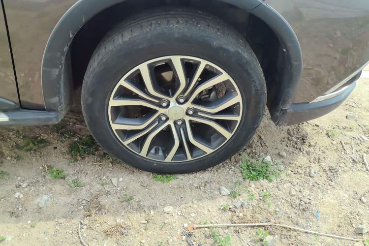 Used Mitsubishi Outlander 2018 2.0L Two-Wheel Drive Glory Edition 5 Seats