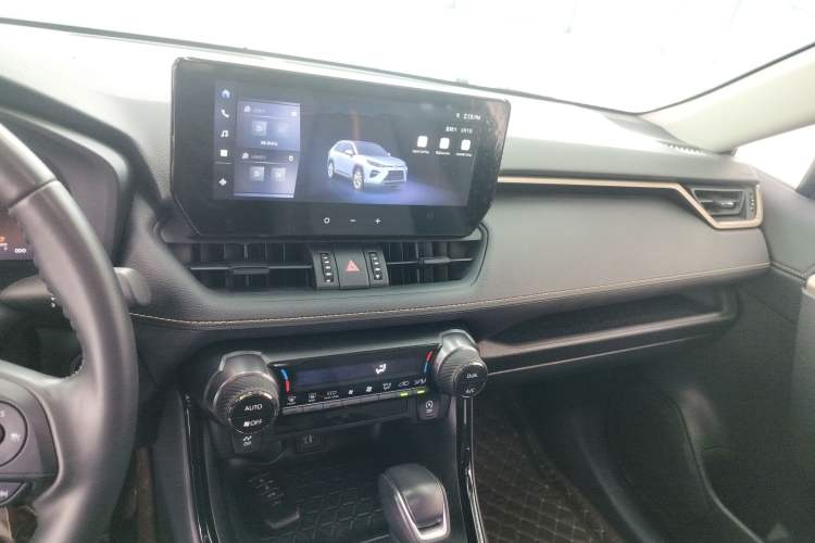 Used Toyota Wildlander 2024 2.0L CVT Two-Wheel Drive Leading Edition
