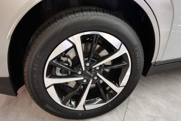 Used AION Y 2023 Younger Star Edition Right Rear Wheel Hub