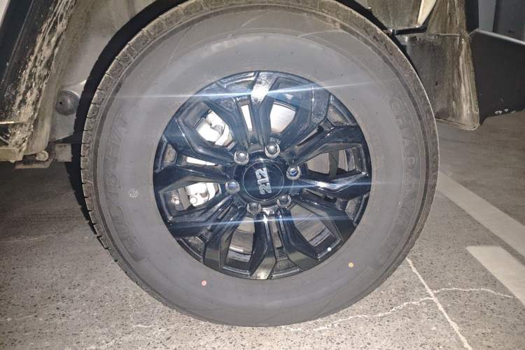 Used 212 T01 2024 2.0T Explorer
