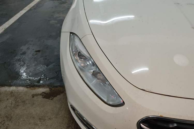 Used Fiat Viaggio 2015 1.4T Manual Enjoyment Edition Right Front Headlight