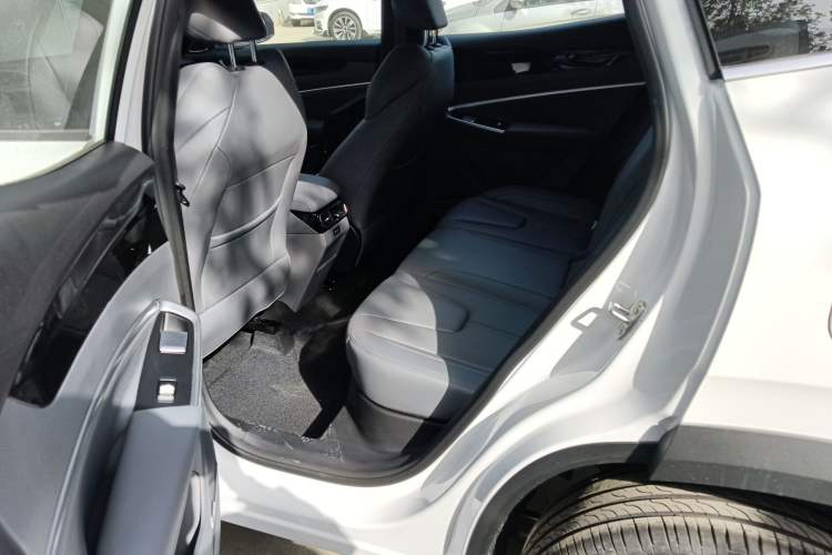 Used Geely Auto Emgrand X7 Sport 2026 Model 1.5TD Joyful Left Rear Seat