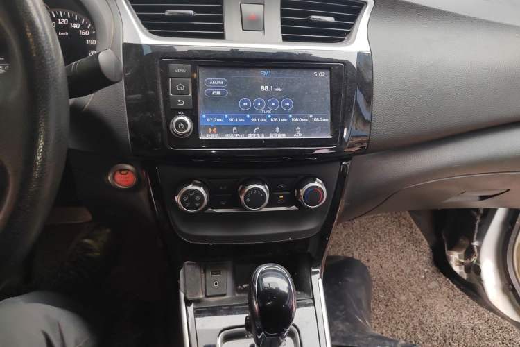 Used Nissan Sylphy 2018 1.6XV CVT Deluxe Edition Audio And AC Panel
