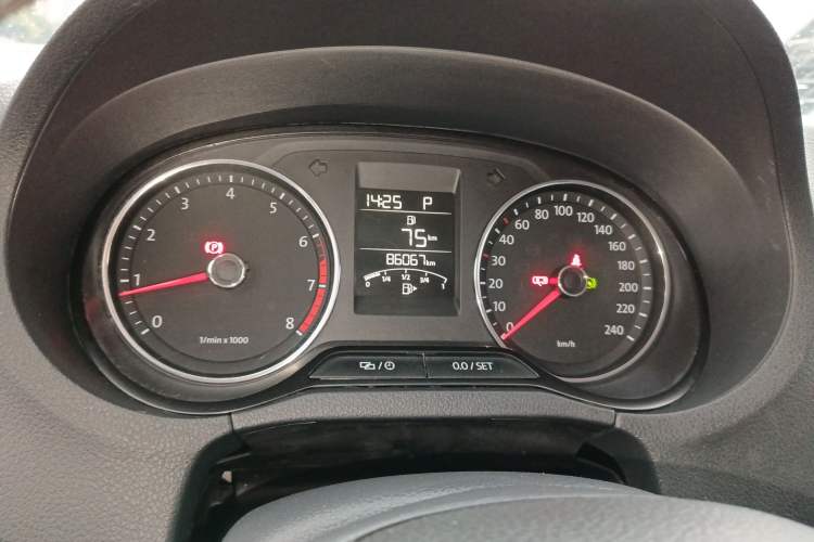 Used Volkswagen Polo 2014 1.6L Automatic Comfort Edition Instrument Cluster