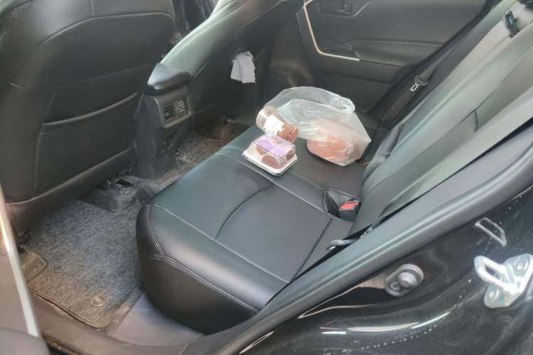 Used Toyota Wildlander 2024 2.0L CVT Two-Wheel Drive Leading Edition
