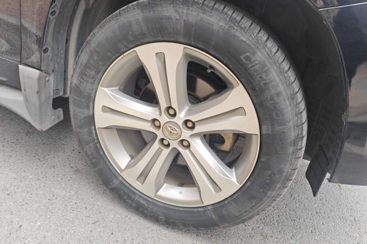 Used Toyota Highlander 2011 2.7L Two-Wheel Drive 7-Seater Luxury Navigation Edition
