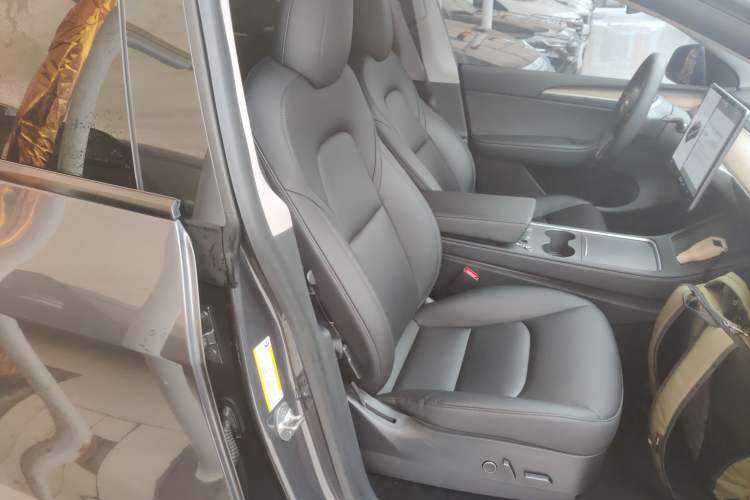 Used Tesla Model Y 2021 Long-Range All-Wheel-Drive Version