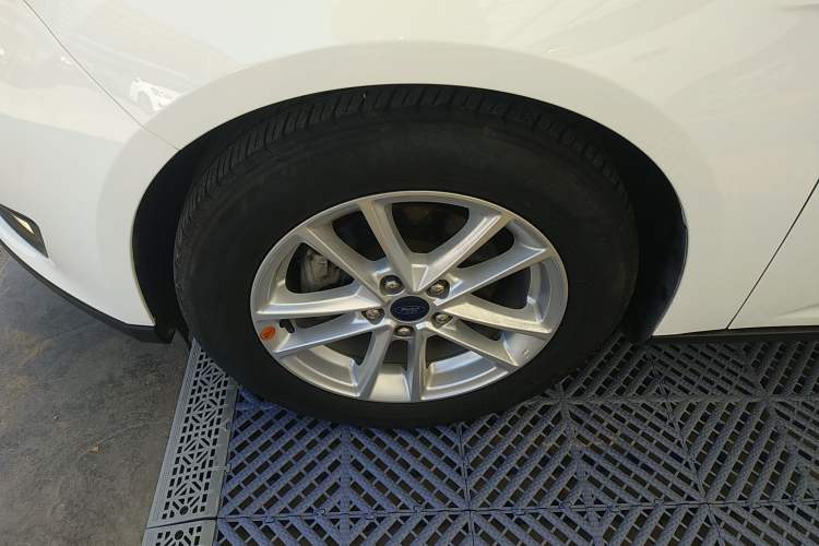 Used Ford Focus 2018 Hatchback Classic 1.6L Automatic Trendy SmartDrive Edition