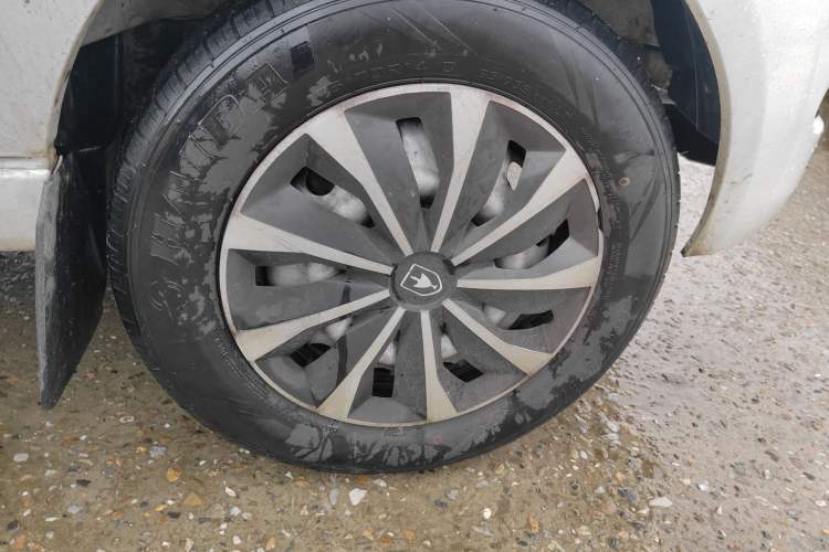 Used Jinbei New Hiace X30L 2021 1.5L Wealth Edition Bus Non-Air-Conditioned China VI Standard SWC15M Right Front Wheel Hub