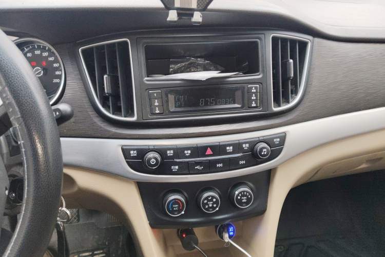 Used Baojun 730 2016 1.5L Manual Value Edition 7 Seats China V Emission Standard