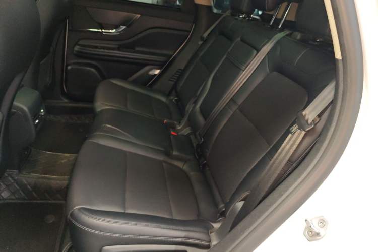 Used Lincoln Corsair 2023 2.0T Two-Wheel Drive Luxury Edition Left Rear Seat