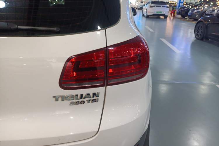 Used Volkswagen Tiguan L 2016 280TSI Automatic Two-Wheel-Drive Silk Road Style Edition
