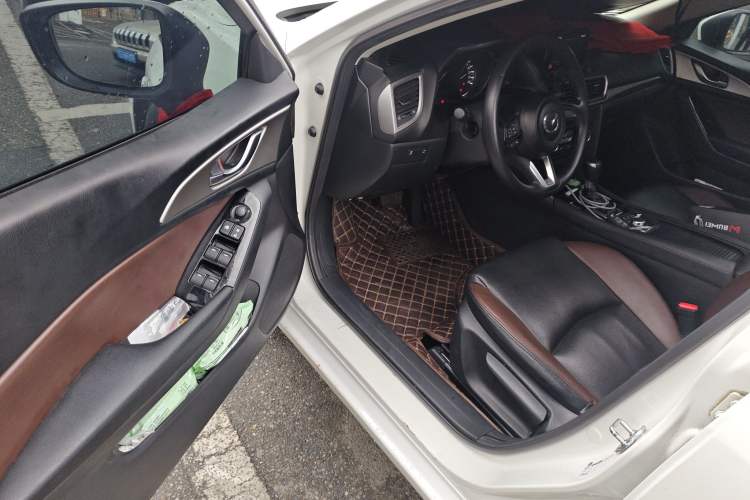 Used Mazda Mazda 3 Axela 2017 Sedan 1.5L Automatic Luxury Model China VI Standard