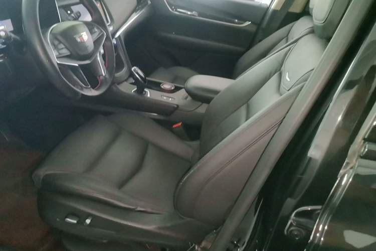 Used Cadillac XT5 2016 25T Luxury Model Left Front Seat