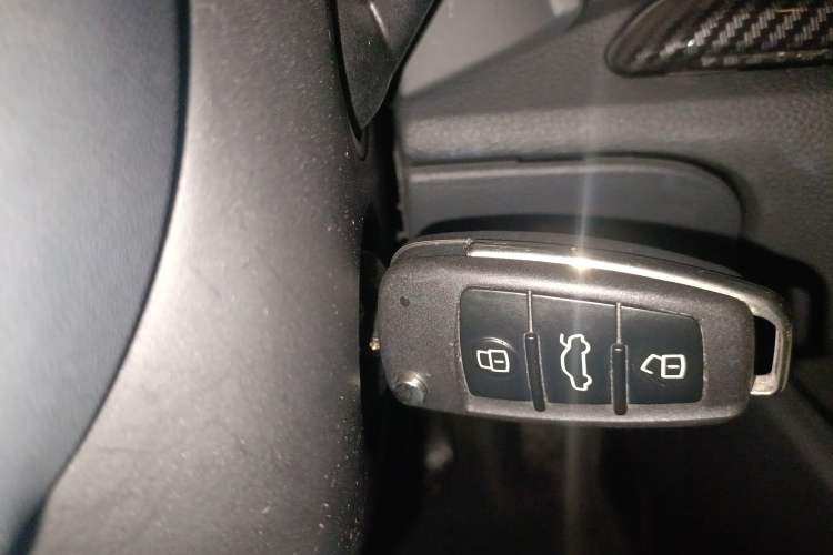 Used Audi A3 2019 Sportback 35 TFSI Fashion Edition China VI Emission Standard Vehicle Key