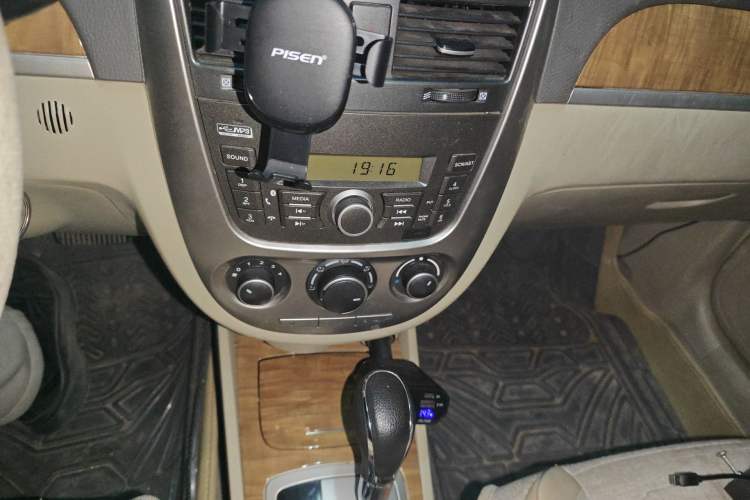 Used Buick Excelle 2015 1.5L Automatic Classic Model
