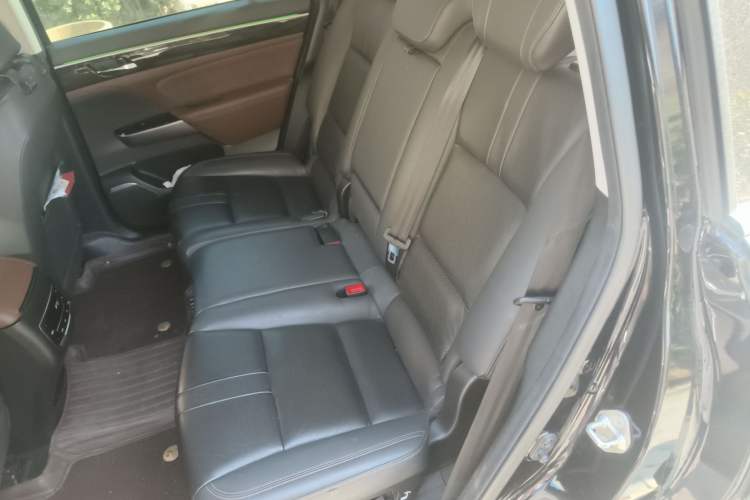 Used GAC Trumpchi GS8 2017 320T Four-Wheel Drive Luxury Smart Connectivity Version (7 Seats) Interior 4