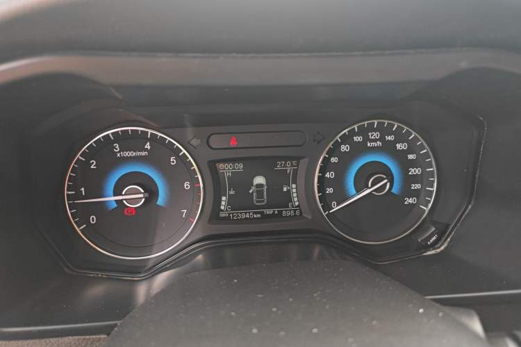 Used Dongfeng Fengon 580 2016 1.5T Manual Luxury Edition