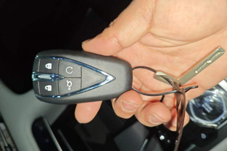 Used Changan CS75 PLUS 2025 Model, 3rd Generation Champion Edition 1.5T Jinghang Version
