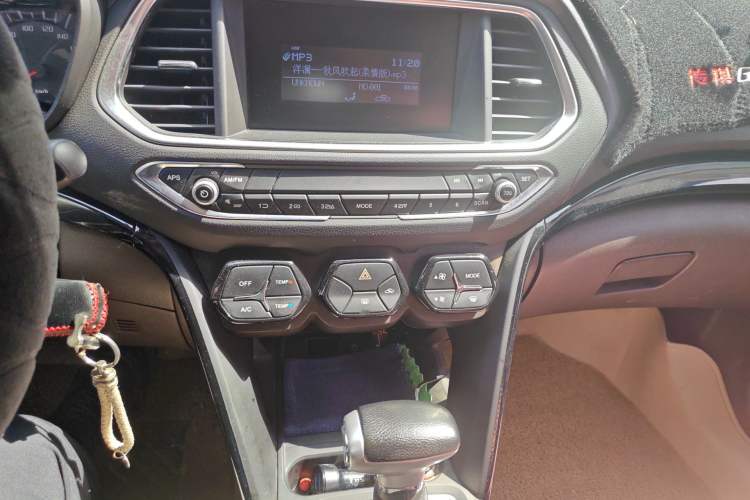 Used GAC Trumpchi GS4 2017 200T G-DCT Two-Wheel Drive Comfort Edition Audio And AC Panel