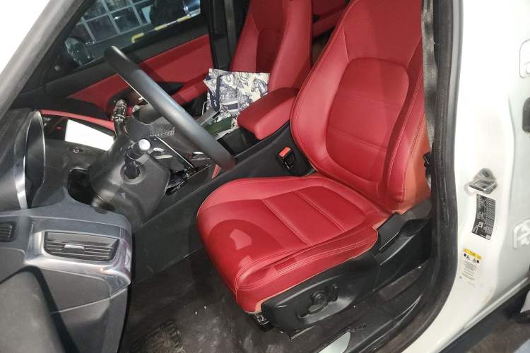 Used Jaguar E-PACE 2024 All-New R-DYNAMIC S Sport Edition Left Front Seat