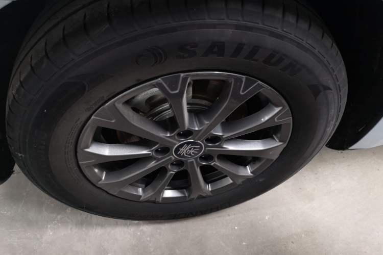Used BYD Qin L 2024 DM-i 80KM Leading Model Right Rear Wheel Hub