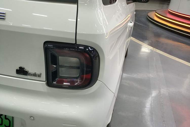 Used Geely Galaxy Panda 2023 Panda Mini 200km Endurance Bear
