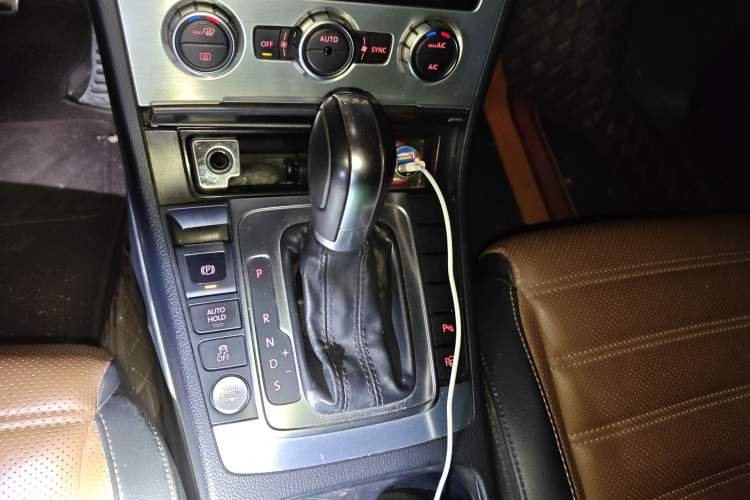 Used Volkswagen CC 2015 1.8TSI Luxury Model Gear Lever
