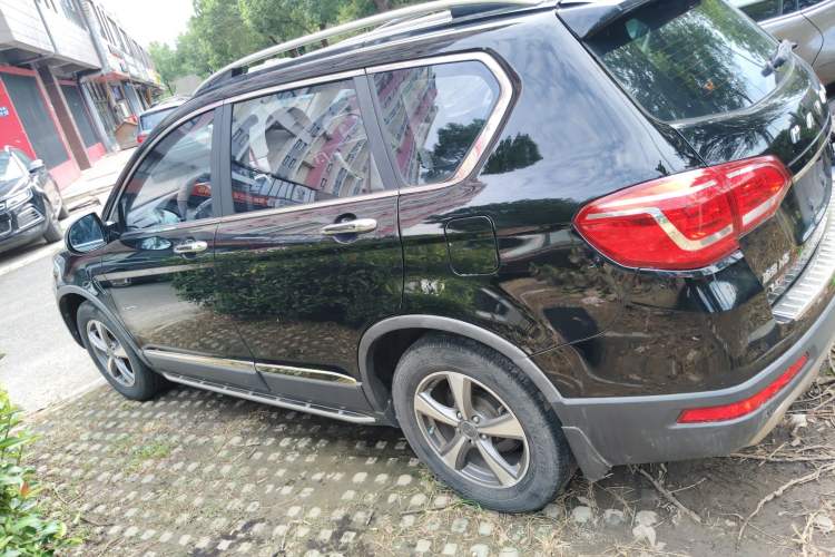 Used Haval H6 2015 Revised Version Sport Edition 1.5T Manual Transmission Two-Wheel Drive Elite Grade
