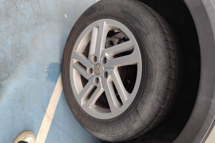 Used Venucia T60 2020 1.6L CVT Smart Drive Version China VI Standard Right Rear Wheel Hub