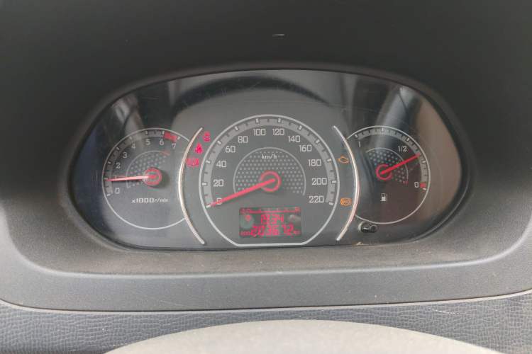 Used Wuling Zhengcheng 2015 1.8L Luxury Model LJ479QE2
