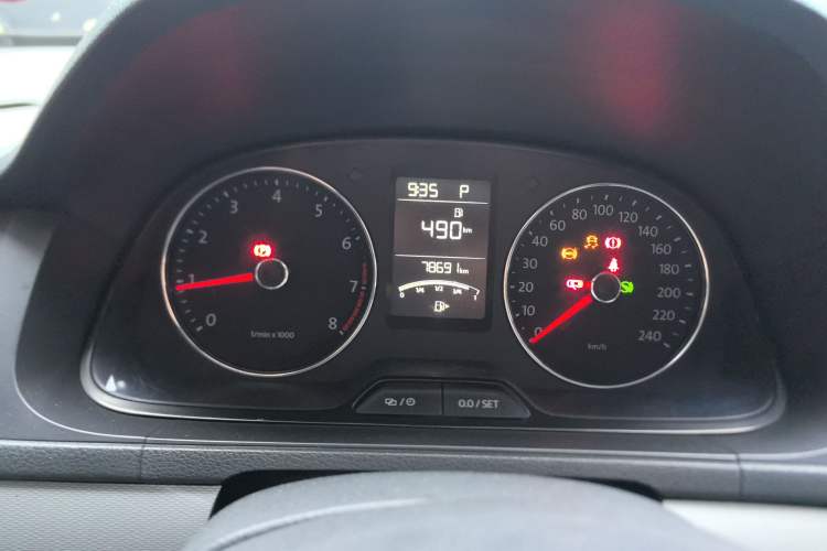 Used Volkswagen Gran Lavida 2013 1.6L Automatic Comfort Model Instrument Cluster