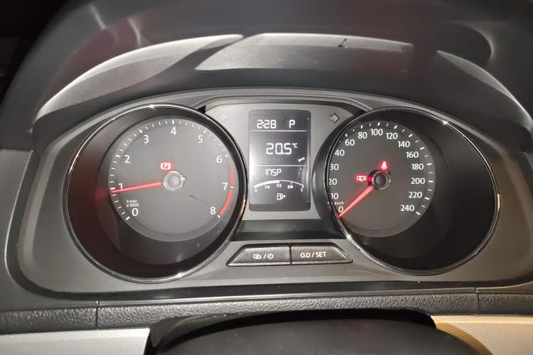 Used Volkswagen Gran Lavida 2015 1.6L Automatic Comfort Edition
