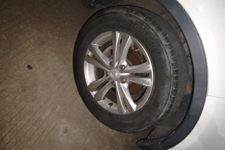 Used HYOSOW S3 2015 1.5L Luxury Model China V Standard
