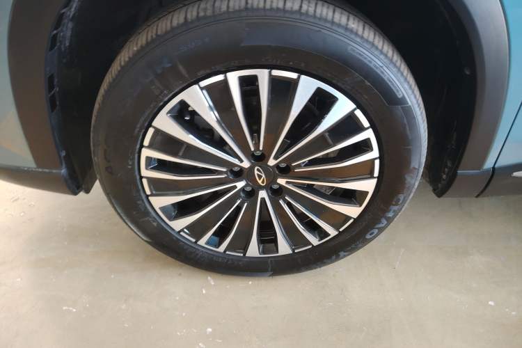 Used Chery Tiggo 8 PLUS C-DM 2025 1.5T 116 km Prestige Version 5 Seats