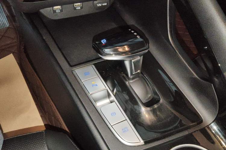 Used Hyundai Elantra 2022 1.5L CVT GLX Elite Edition Gear Lever