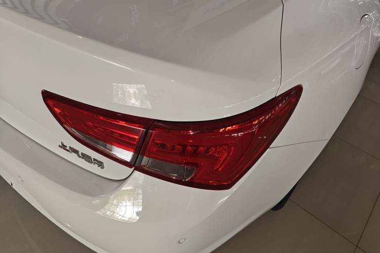 Used Buick Verano 2018 Sedan 15S Automatic Leading Model Exterior 3