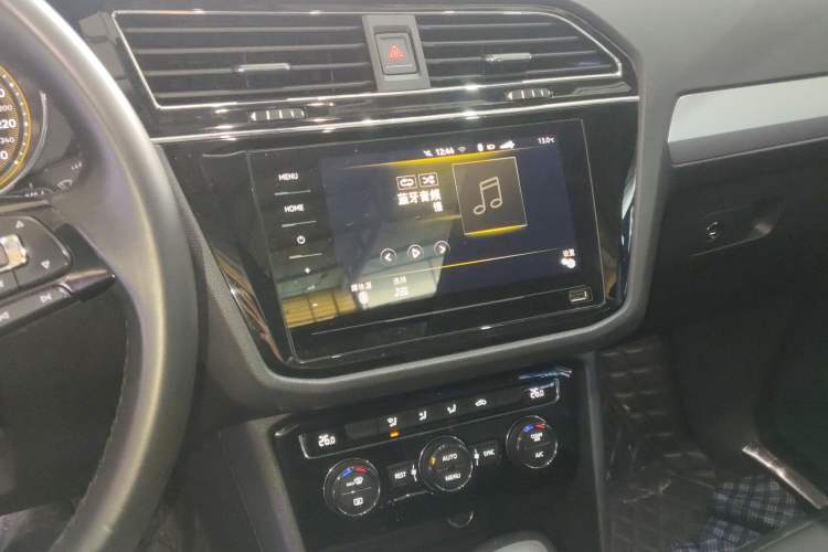 Used Volkswagen Tiguan L 2020 330TSI Automatic Two-Wheel Drive Panoramic Comfort Edition China VI Standard Audio And AC Panel