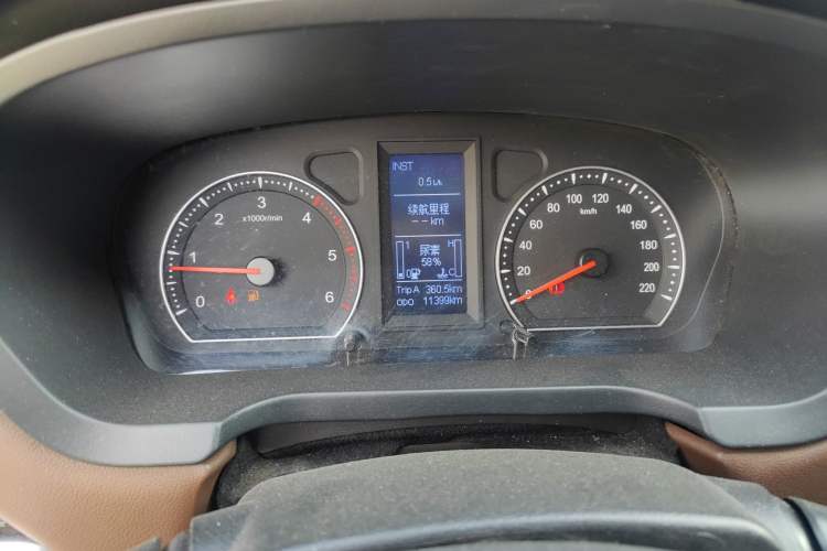 Used Foton Conqueror PLUS 2023 Revised Version 2.0T Manual Diesel Two-Wheel Drive Elite Trim with Long Wheelbase and High Cargo Bed – 4F20TC
