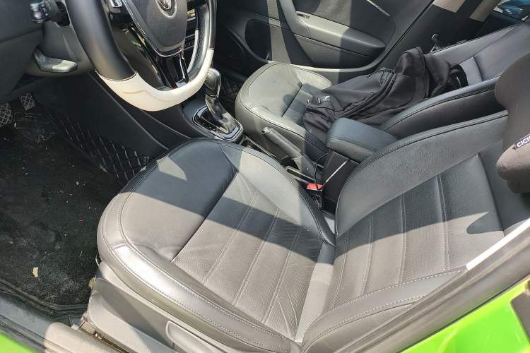 Used Volkswagen Polo 2014 1.6L Automatic Luxury Edition Left Front Seat