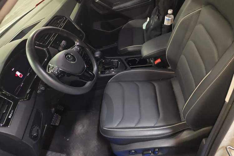 Used Volkswagen Tiguan L New Energy 2021 430 PHEV Plug-in Hybrid Flagship Edition Left Front Seat