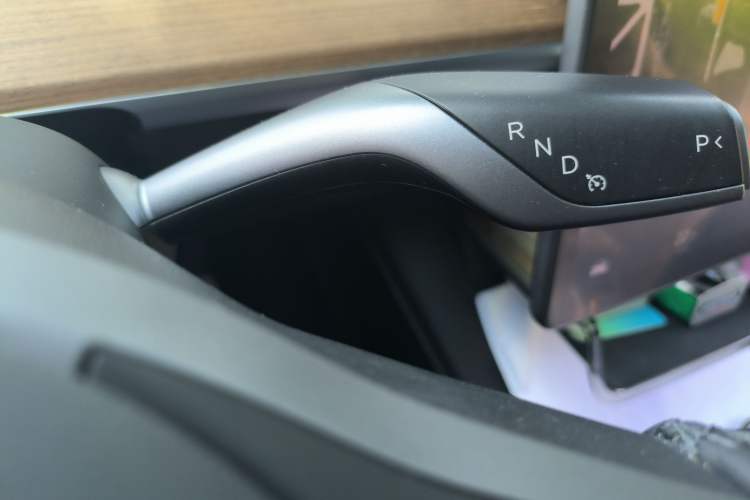 Used Tesla Model Y 2021 Performance High-Performance All-Wheel-Drive Version Gear Lever