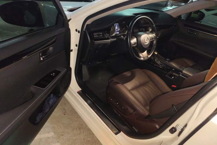 Used Lexus ES 2017 200 30th Anniversary Edition