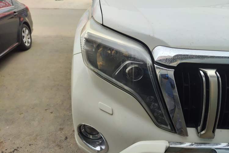 Used Toyota Prado 2016 2.7L Automatic Luxury Edition Right Front Headlight