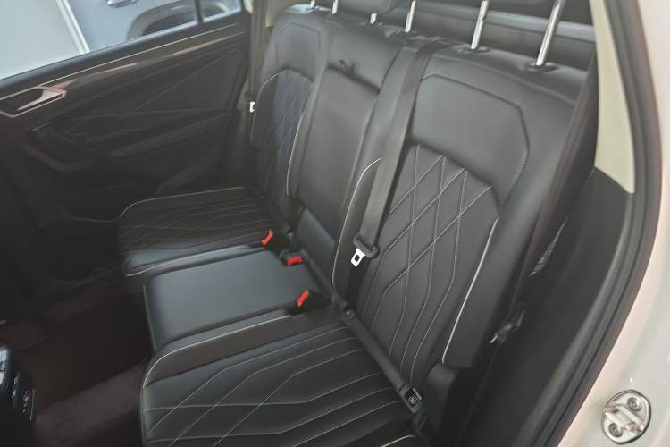 Used Volkswagen Tiguan L 2023 330TSI Automatic Two-Wheel Drive R-Line Enjoyment Edition