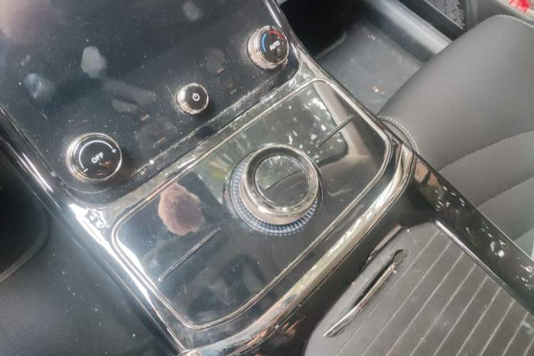 Used NETA U 2021 Pro 500 Global Edition Gear Lever