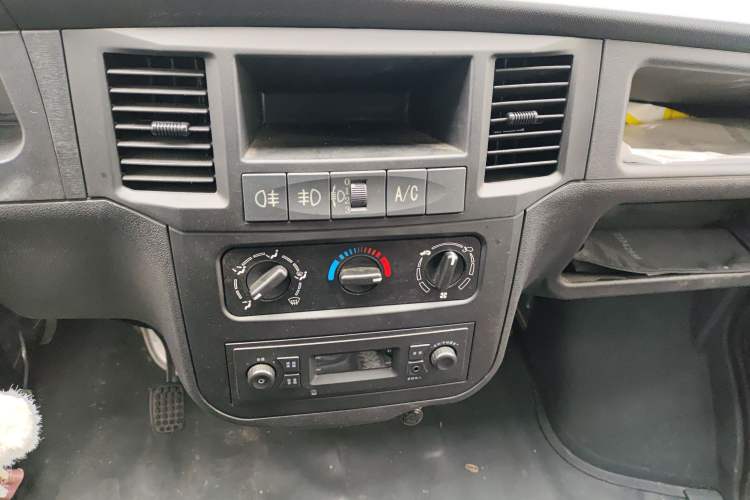 Used Wuling Zhiguang 2023 1.5L Utility Version with Enclosed Windows 2 Seats