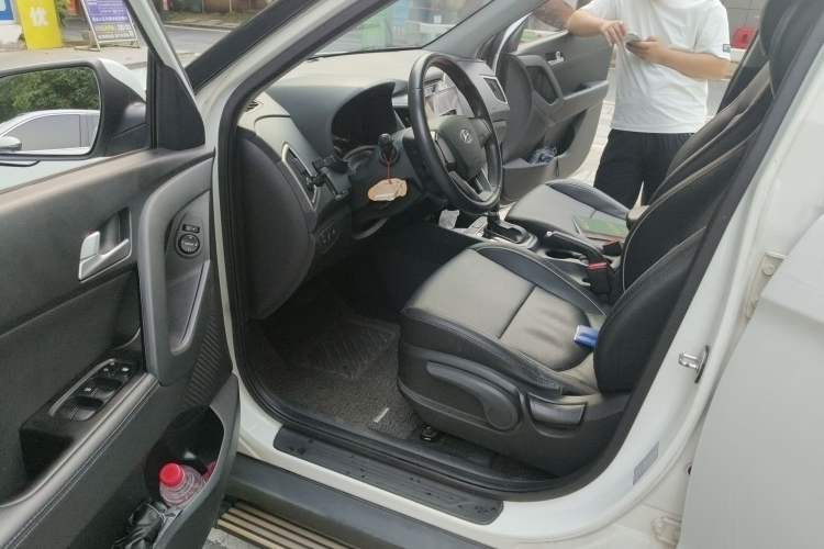 Used Hyundai ix25 2015 1.6L Automatic Two-Wheel Drive Smart GLS Trim Driver Seat